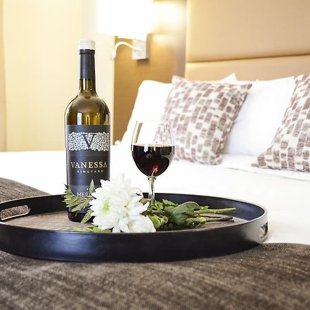 Mstar Hotel Kitimat Kültér fotó