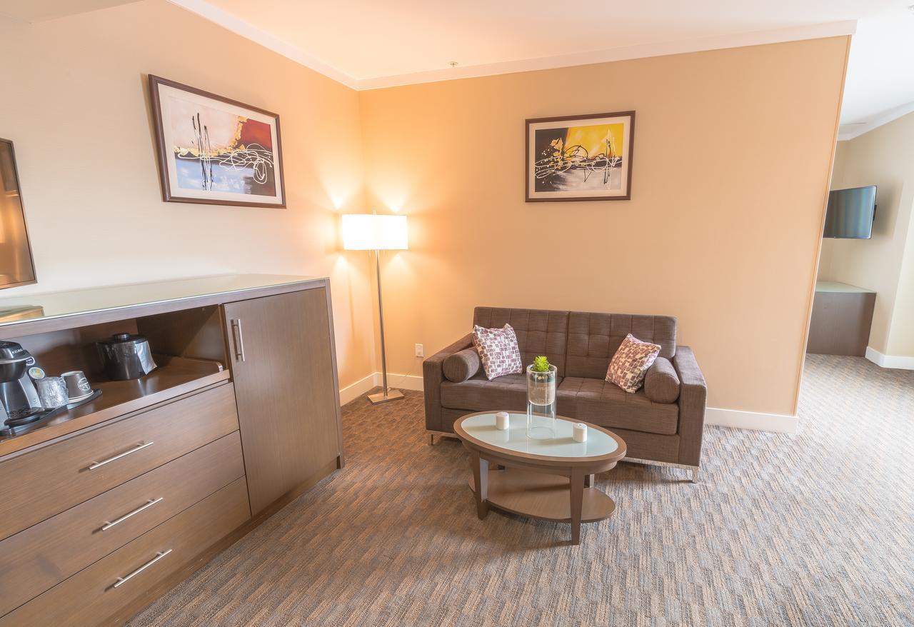 Mstar Hotel Kitimat Kültér fotó