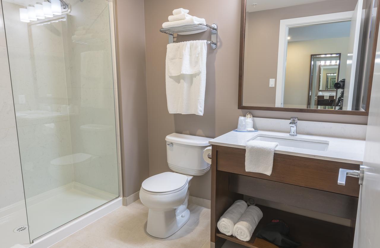 Mstar Hotel Kitimat Kültér fotó